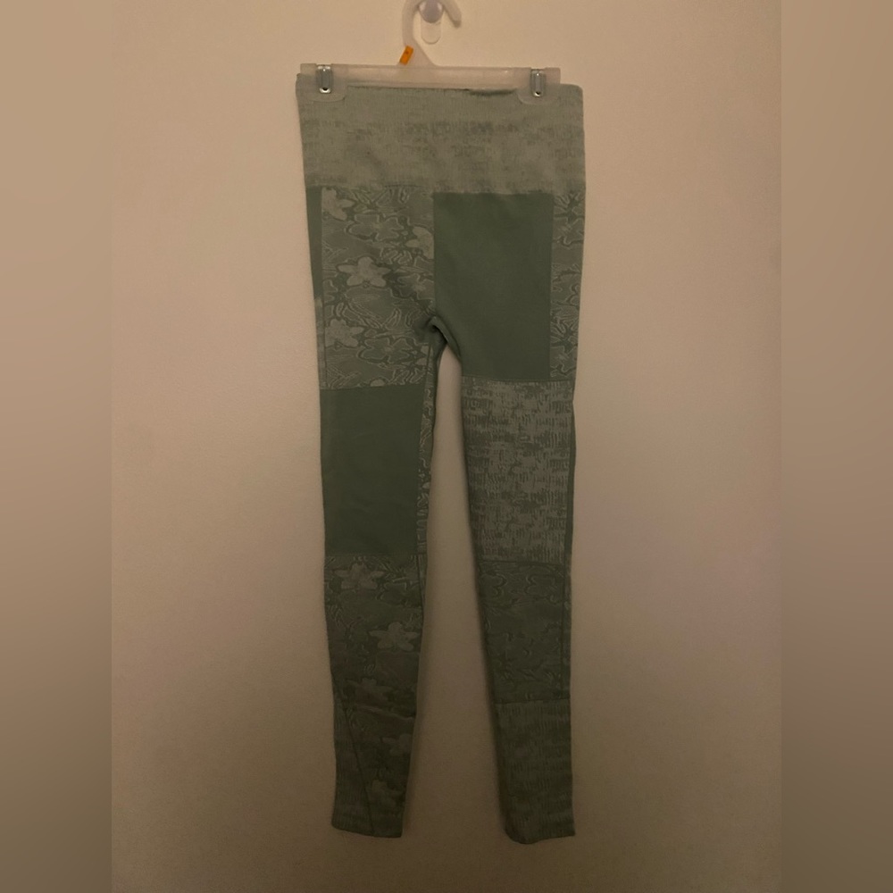 Free People Movement Set - Picture 5 of 6